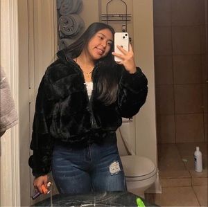 Meet your Posher, Lorena